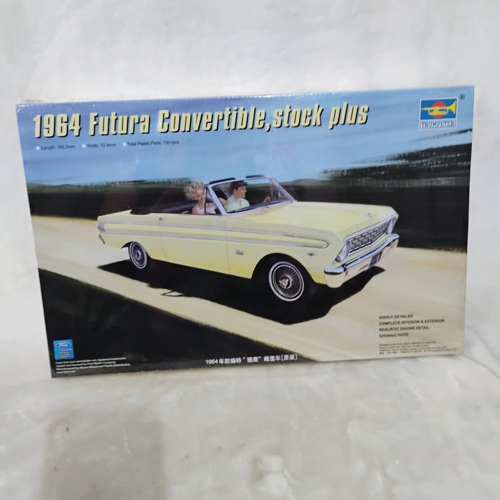 Trumpeter 1964 Futura Convertible Stock Plus 1/25 Scale Model Kit 02509 NEW